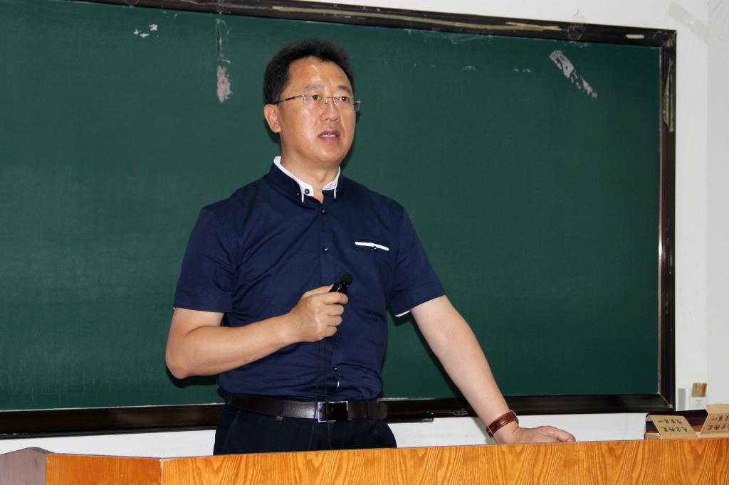 色情导航党委书记郭玉铸同志担任主讲