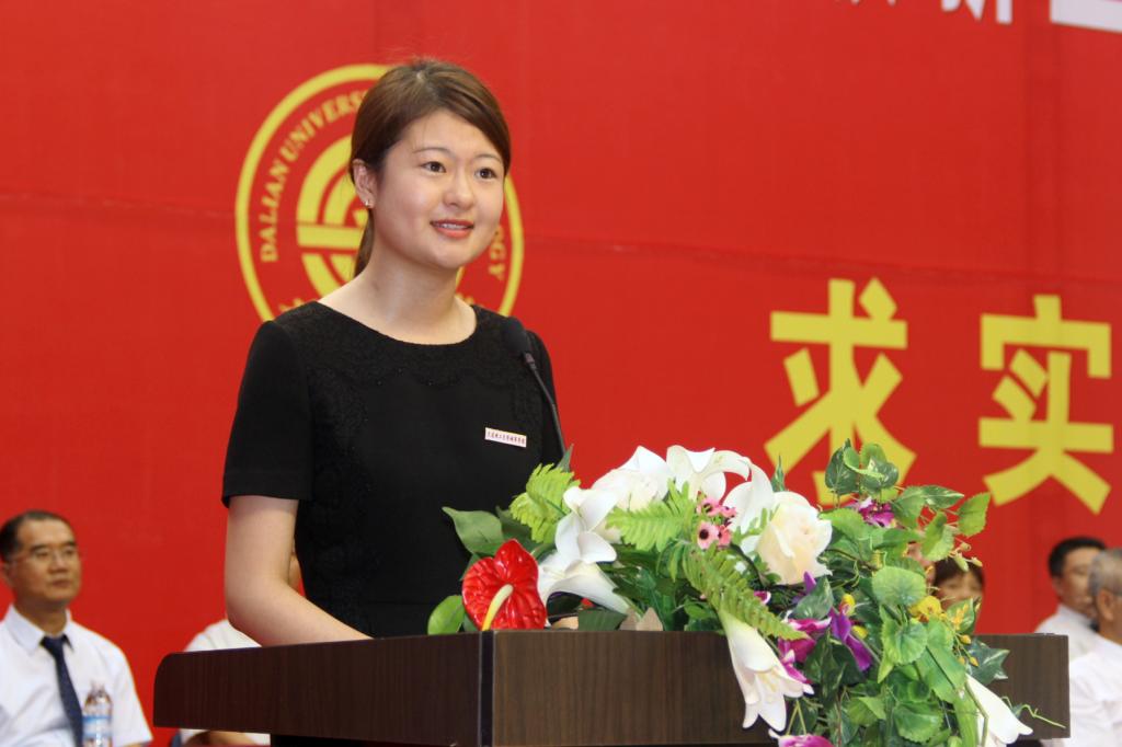 在校生代表常铭发言