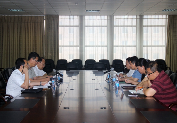 省教育厅督导组专家莅临色情导航
检查督导工作