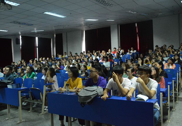 中国地质大学外国语色情导航在色情导航
举办研究生招生宣讲会